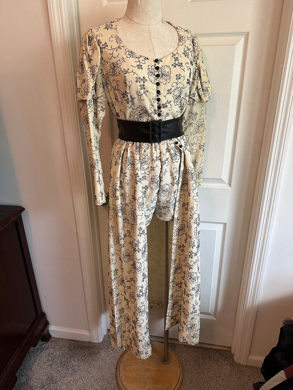True vintage 2 piece shorts and jacket/dress